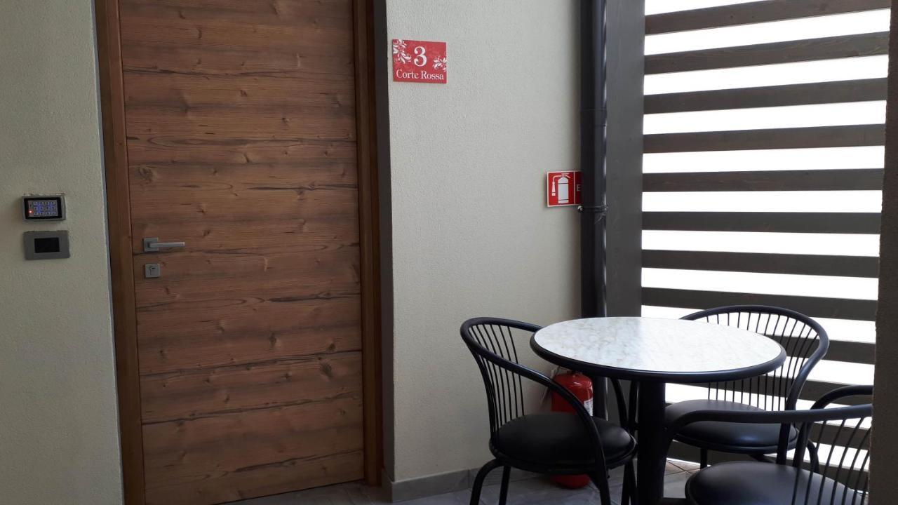 Hotel Bed & Rooms , Corte Rossa -1 Min Walk To Bernina Express Tirano Exterior foto