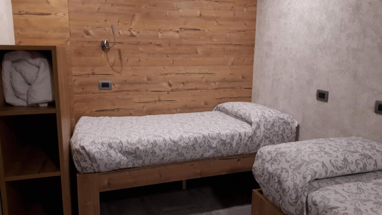 Hotel Bed & Rooms , Corte Rossa -1 Min Walk To Bernina Express Tirano Exterior foto