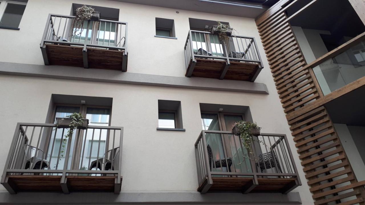 Hotel Bed & Rooms , Corte Rossa -1 Min Walk To Bernina Express Tirano Exterior foto