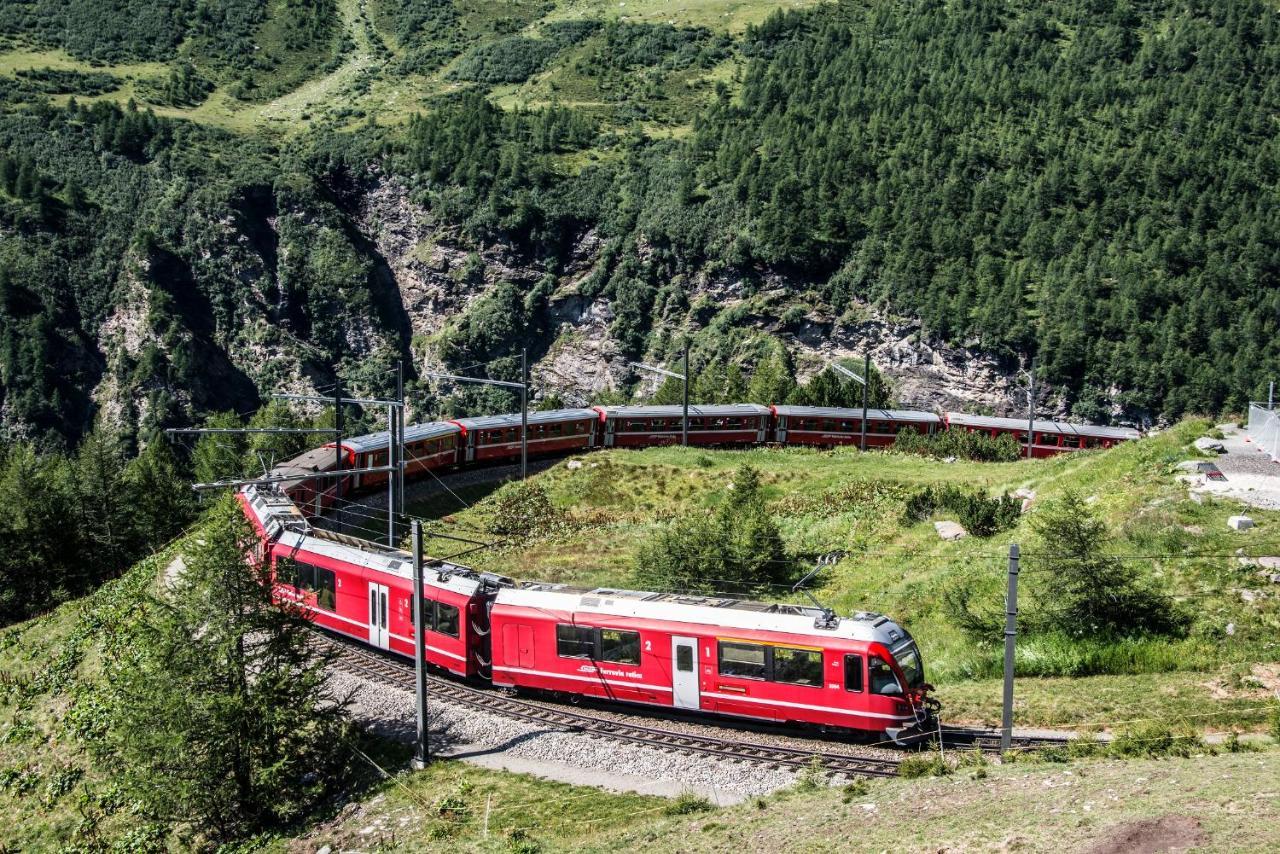 Hotel Bed & Rooms , Corte Rossa -1 Min Walk To Bernina Express Tirano Exterior foto
