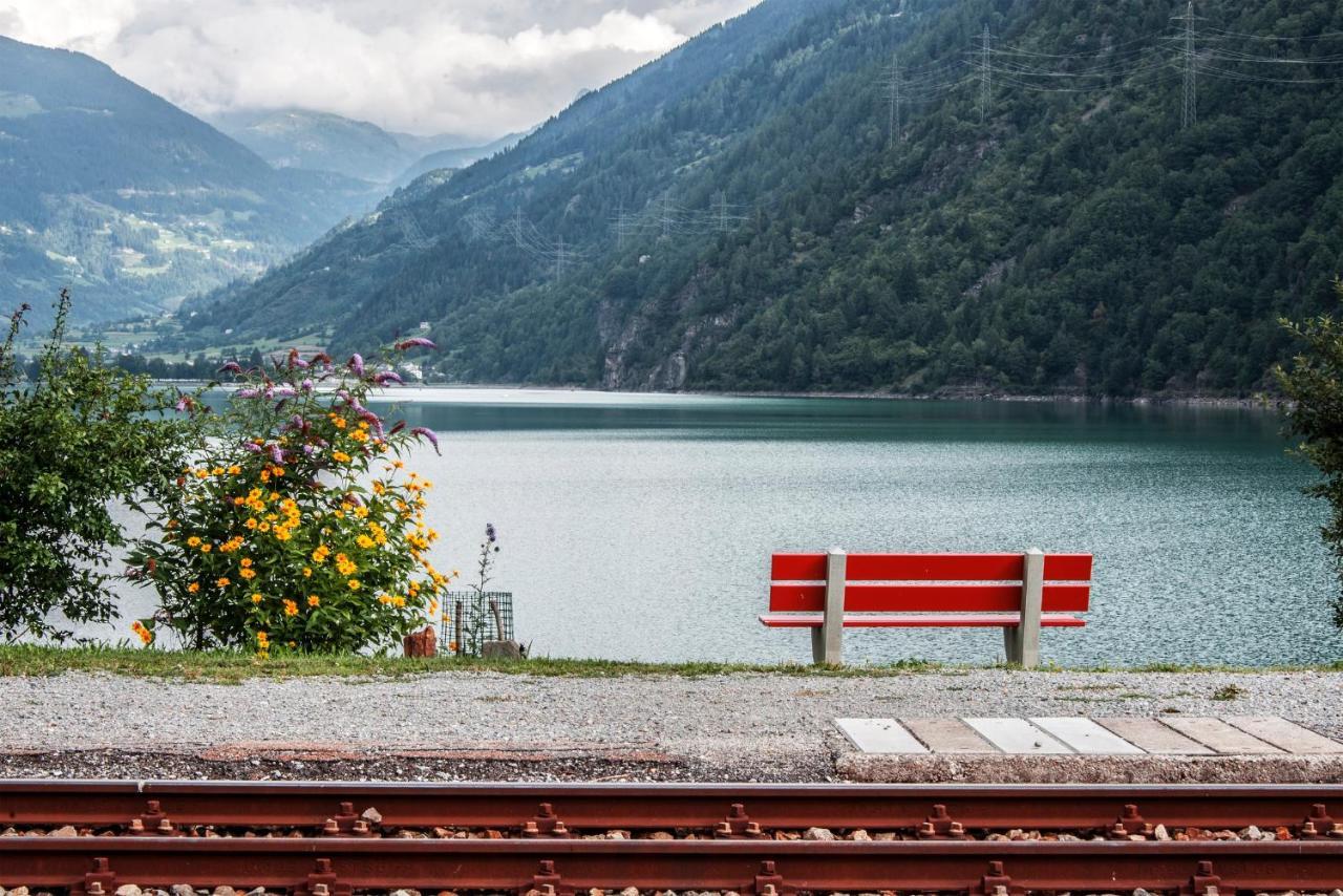 Hotel Bed & Rooms , Corte Rossa -1 Min Walk To Bernina Express Tirano Exterior foto