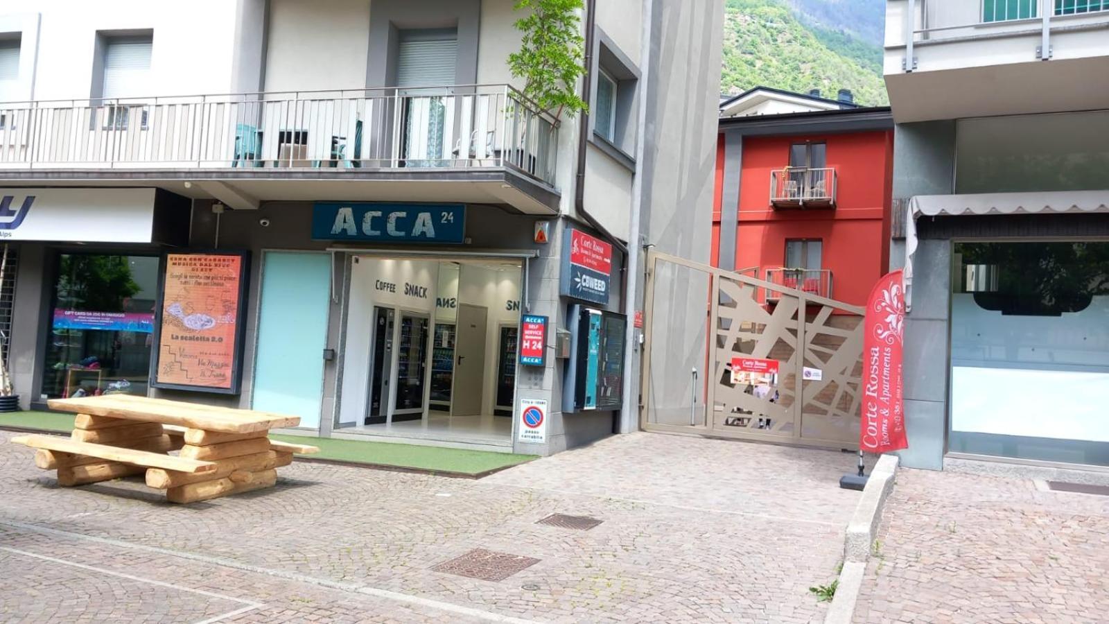 Hotel Bed & Rooms , Corte Rossa -1 Min Walk To Bernina Express Tirano Exterior foto