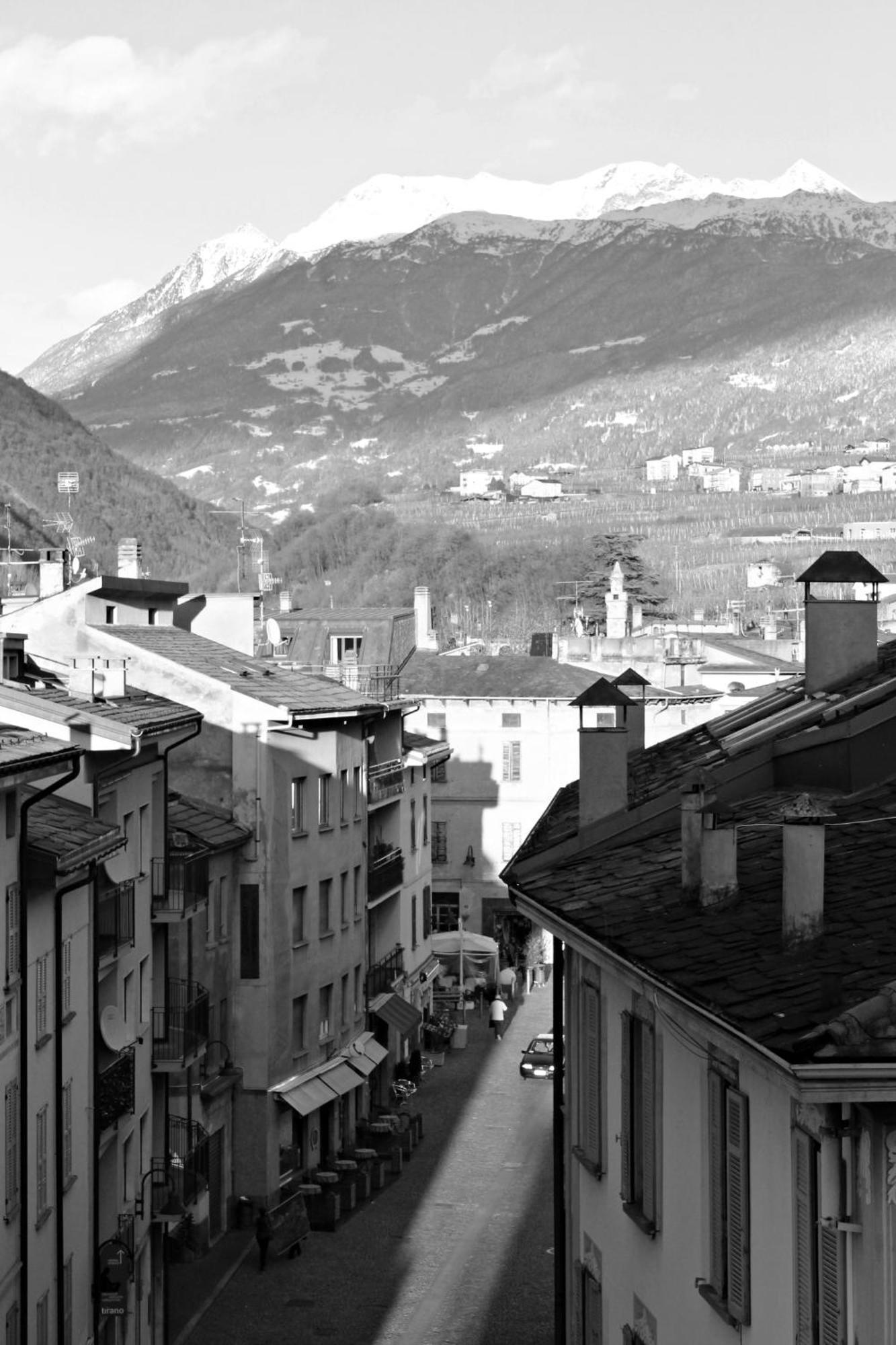 Hotel Bed & Rooms , Corte Rossa -1 Min Walk To Bernina Express Tirano Exterior foto