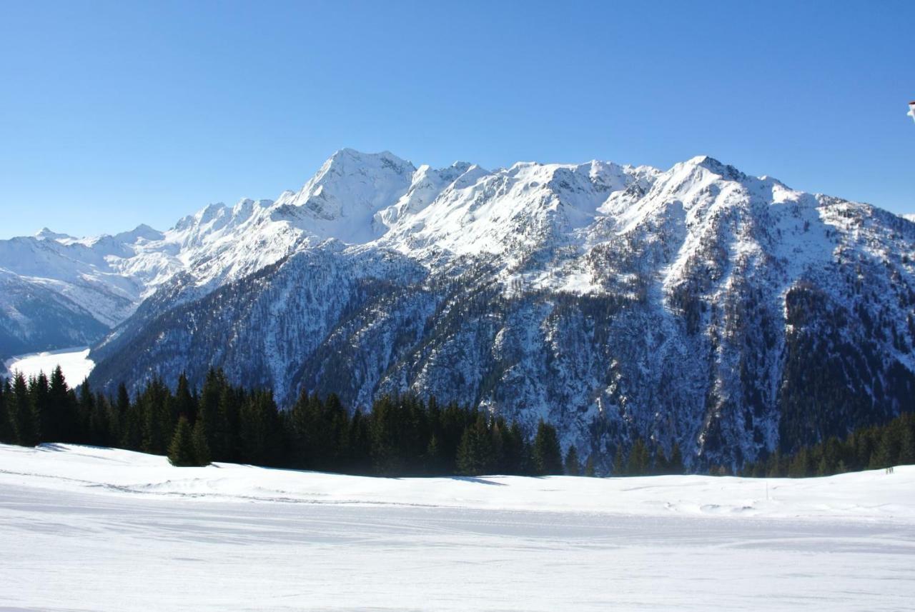 Hotel Bed & Rooms , Corte Rossa -1 Min Walk To Bernina Express Tirano Exterior foto