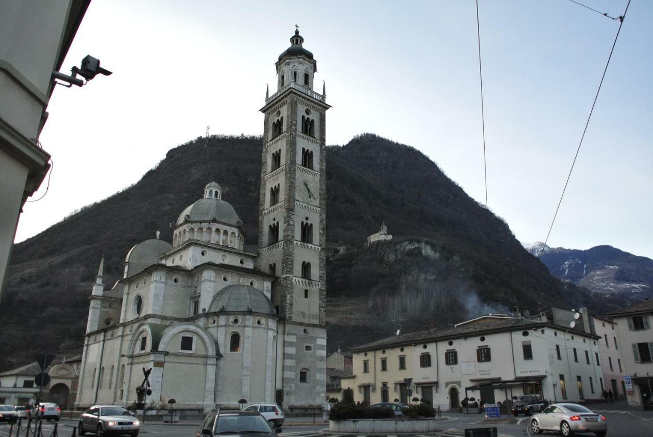 Hotel Bed & Rooms , Corte Rossa -1 Min Walk To Bernina Express Tirano Exterior foto